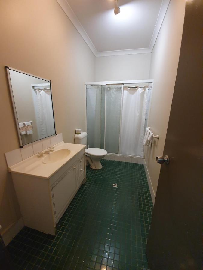 טאונסביל Hotel Allen מראה חיצוני תמונה