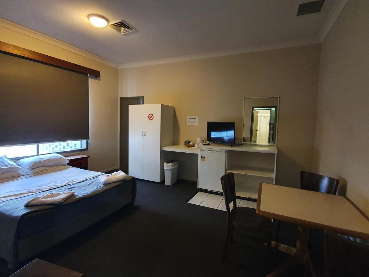 טאונסביל Hotel Allen מראה חיצוני תמונה