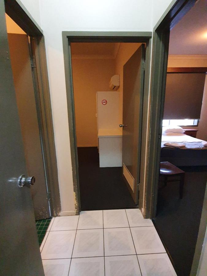 טאונסביל Hotel Allen מראה חיצוני תמונה